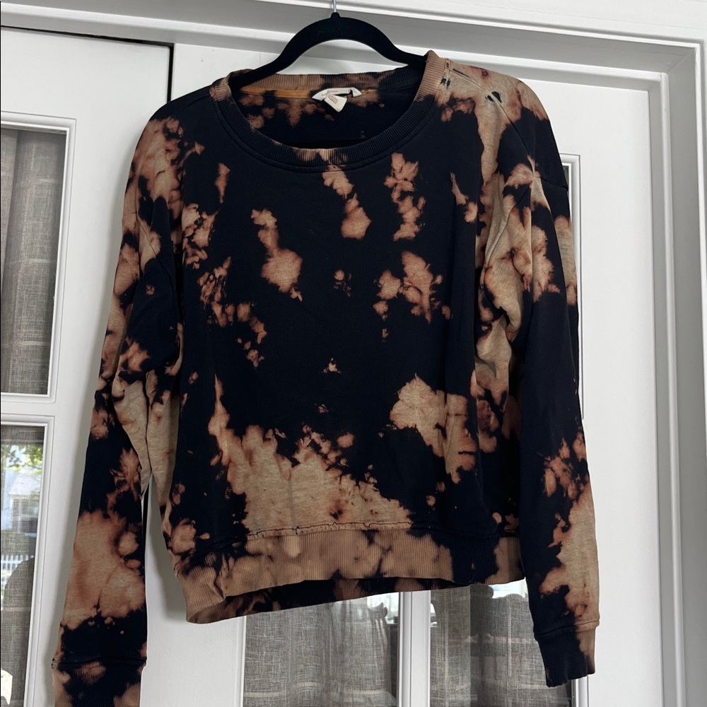 H&M Black and Tan Tie-Dye Sweatshirt